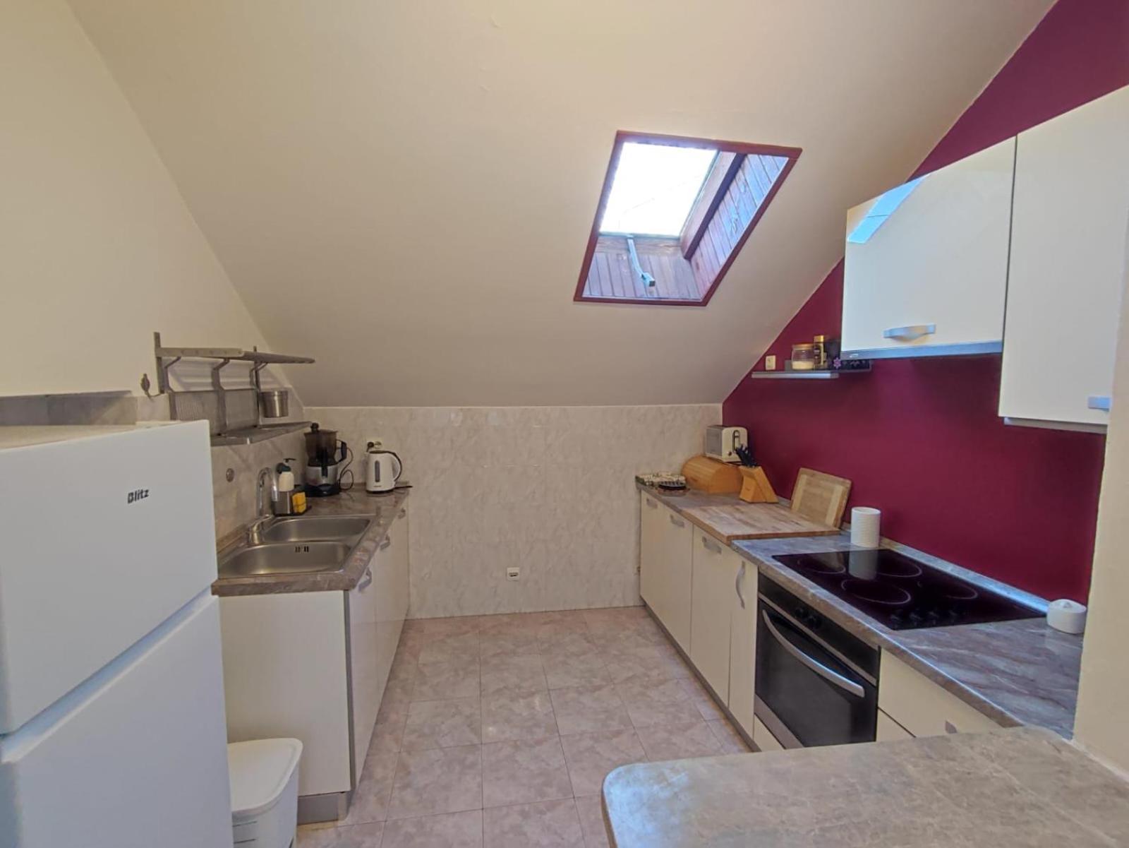 Lunea - Peaceful Retreat In Apartment